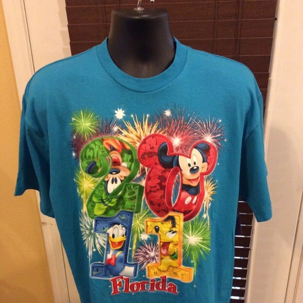 Men's Disney Fire Works 2011 T-Shirt XL